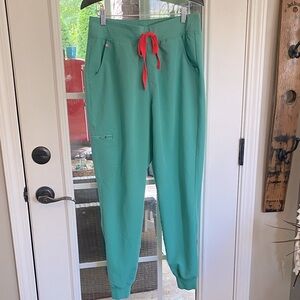 Figs brand surgical green women’s size M scrub pants.